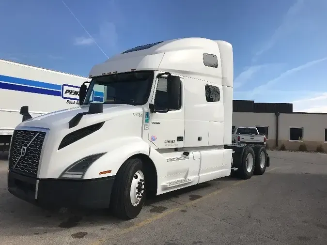 2019 Volvo VNL64760