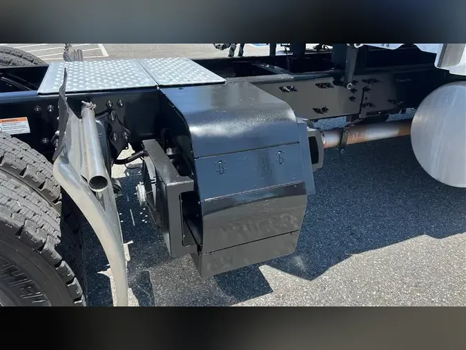 2019 FREIGHTLINER CA126