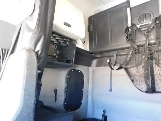 2020 Freightliner New Cascadia 126