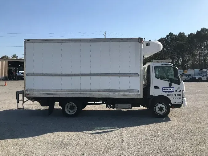 2019 Hino Truck 195