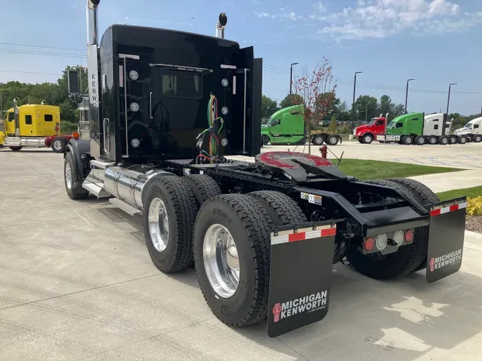 2025 Kenworth W900B