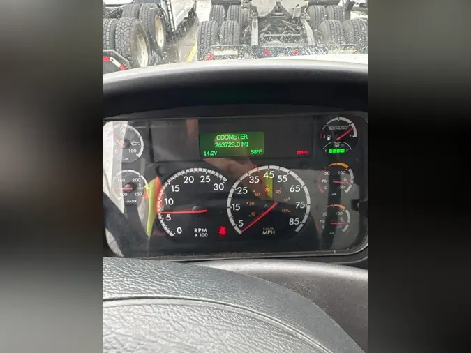 2018 FREIGHTLINER/MERCEDES M2 106