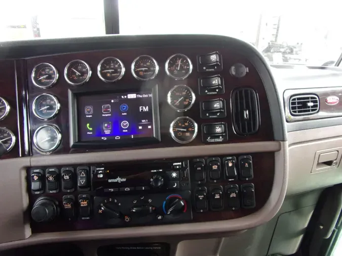 2022 Peterbilt 389