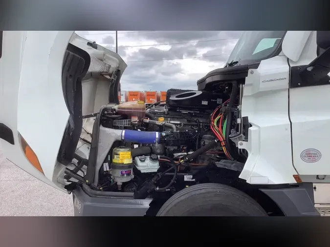 2023 Freightliner Cascadia 126