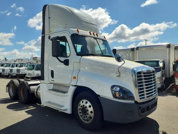 2019 FREIGHTLINER/MERCEDES CASCADIA 125