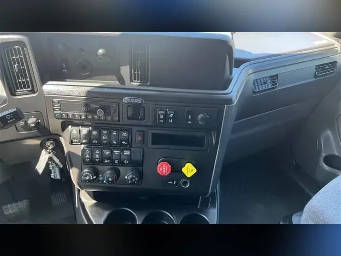 2022 INTERNATIONAL LT625