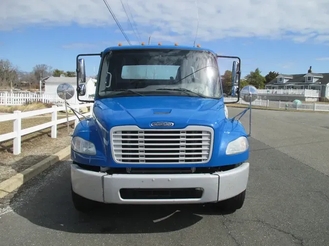 2016 FREIGHTLINER M2