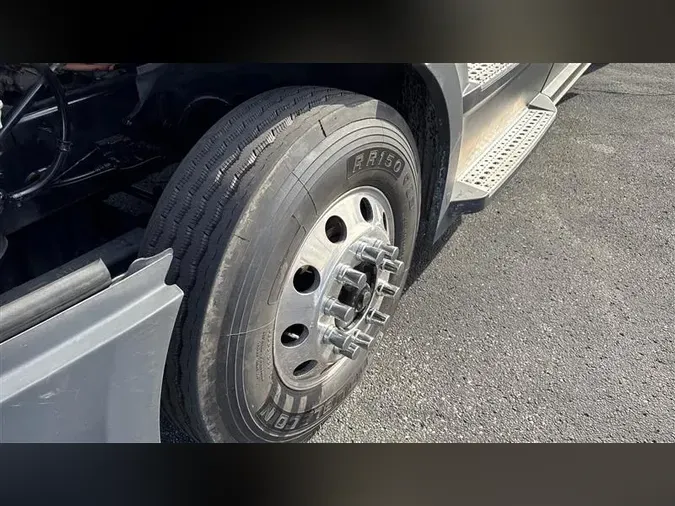 2019 FREIGHTLINER CASCADEVO1