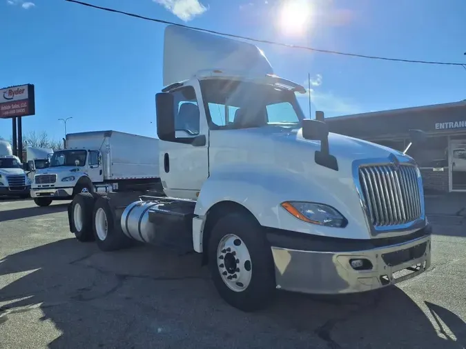 2019 NAVISTAR INTERNATIONAL LT625 DAYCAB T/A