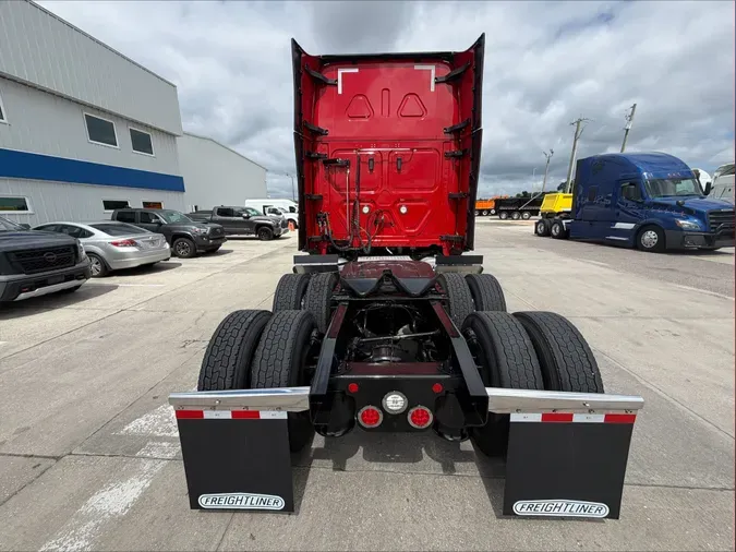 2023 Freightliner Cascadia 126d54cc31a1ac522c3f85654acd6919d04