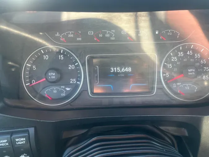 2020 International LT625