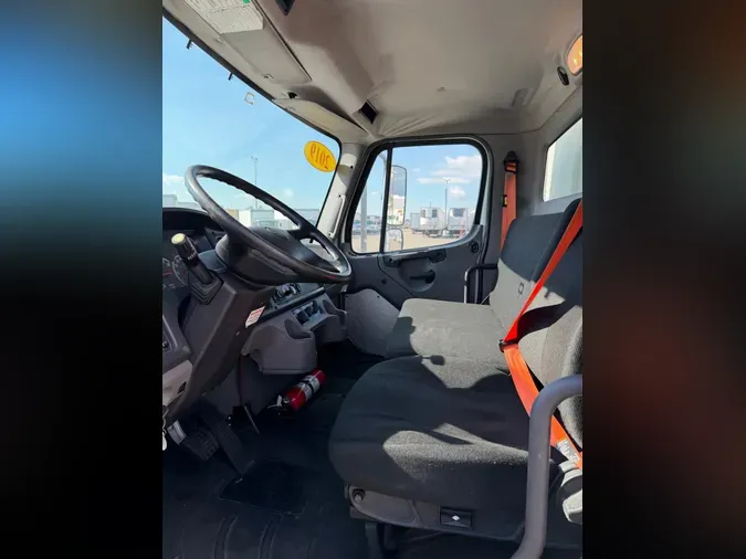 2019 FREIGHTLINER/MERCEDES M2 106