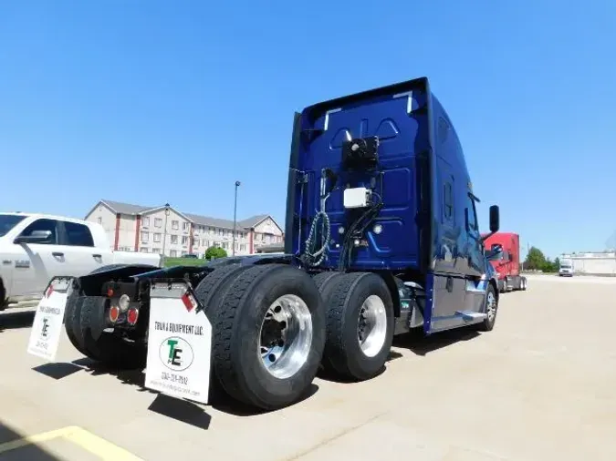 2020 Freightliner New Cascadia 126