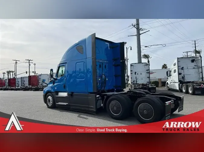 2021 FREIGHTLINER CA126