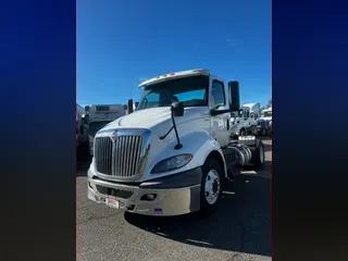 2019 NAVISTAR INTERNATIONAL RH613 DAYCAB S/A