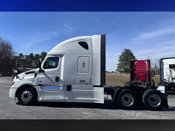 2020 FREIGHTLINER CASCADIA 126