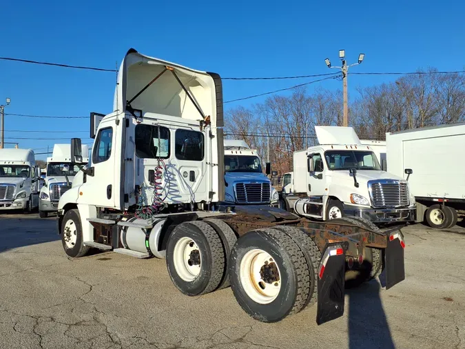 2017 FREIGHTLINER/MERCEDES CASCADIA 125