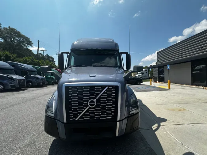 2021 Volvo VNL64T760