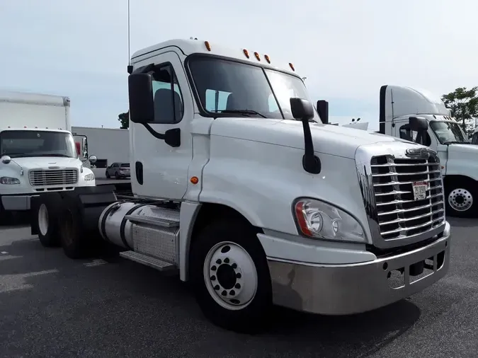 2019 FREIGHTLINER CASCADIA 125