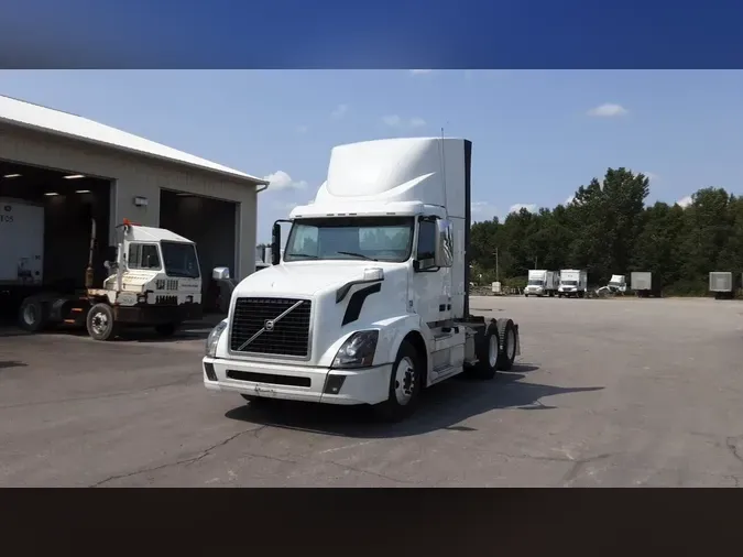 2017 Volvo VNL300