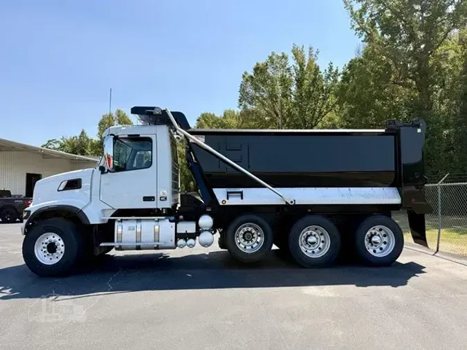 2024 VOLVO VHD84F300
