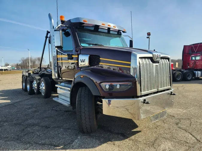 2023 WESTERN STAR 49X