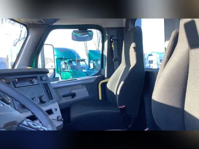 2020 Freightliner Cascadia 126