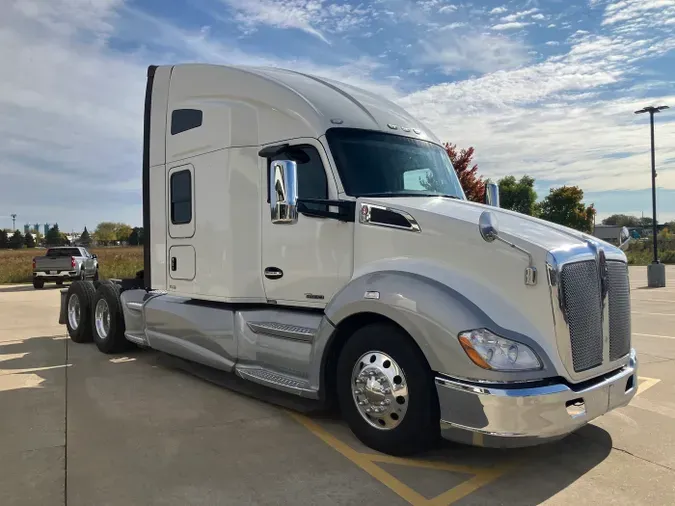 2022 Kenworth T680
