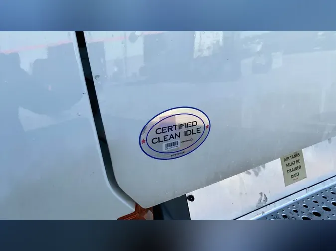2022 Freightliner Cascadia 126