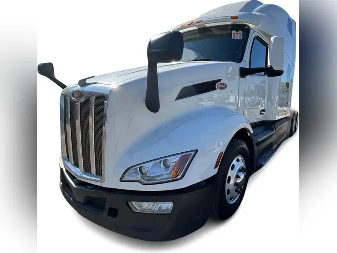 2023 Peterbilt 579d5696876153177b9c052c4cc68ada090