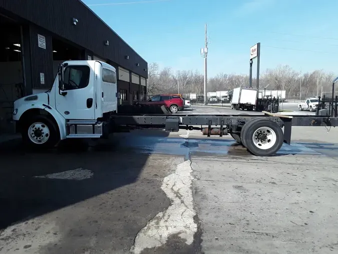 2020 FREIGHTLINER/MERCEDES M2 106