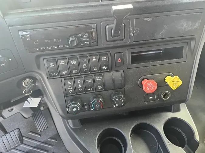 2020 NAVISTAR INTERNATIONAL LT625 SLPR CABd569bbcf137bdbba16011c317ca33b3d