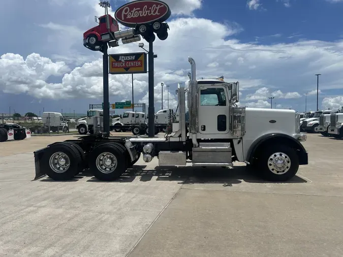 2020 Peterbilt 389