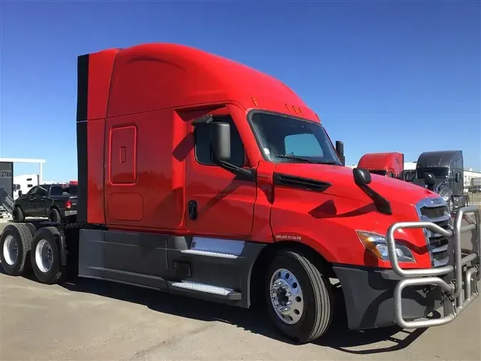 2021 FREIGHTLINER CA126