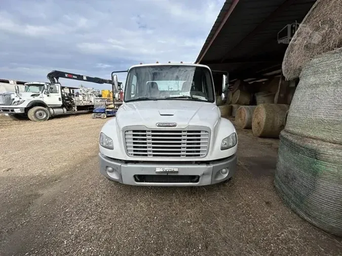 2017 FREIGHTLINER BUSINESS CLASS M2 106