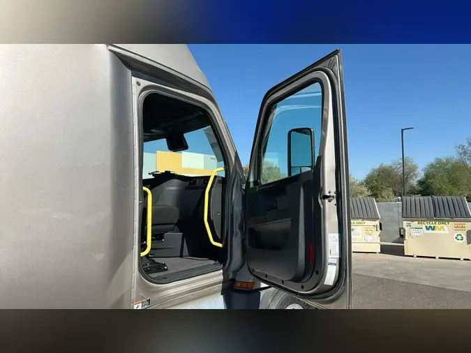 2024 Freightliner Cascadia 126d573506b34568f2f2a3eb632fb870d30