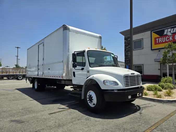 2018 Freightliner Business Class M2 106