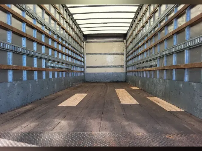 2019 FREIGHTLINER M2 106