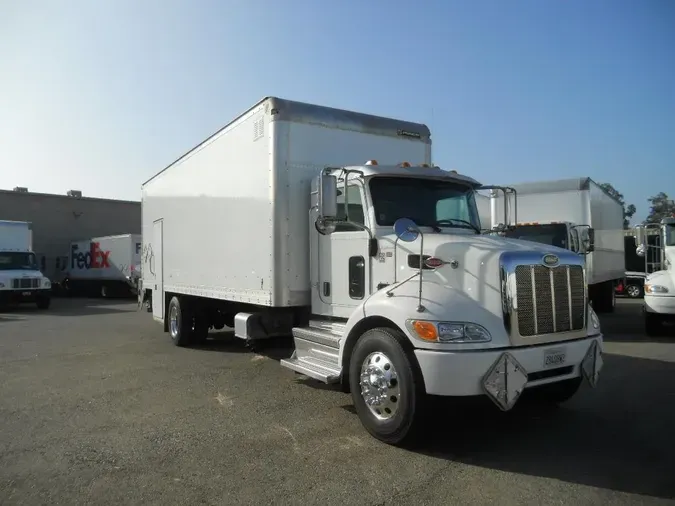 2020 Peterbilt 337