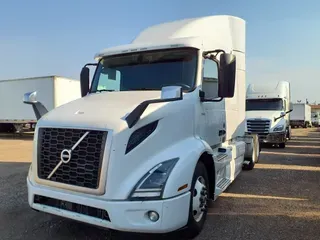 2019 VOLVO VNL64T