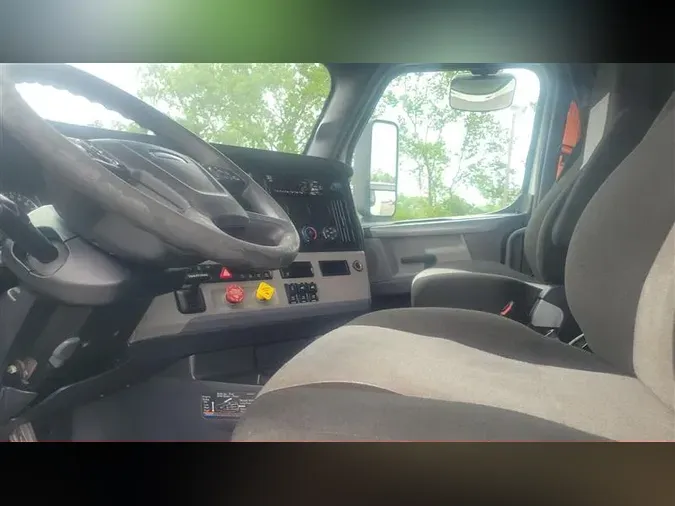 2020 FREIGHTLINER CA126