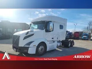 2021 VOLVO VNL740