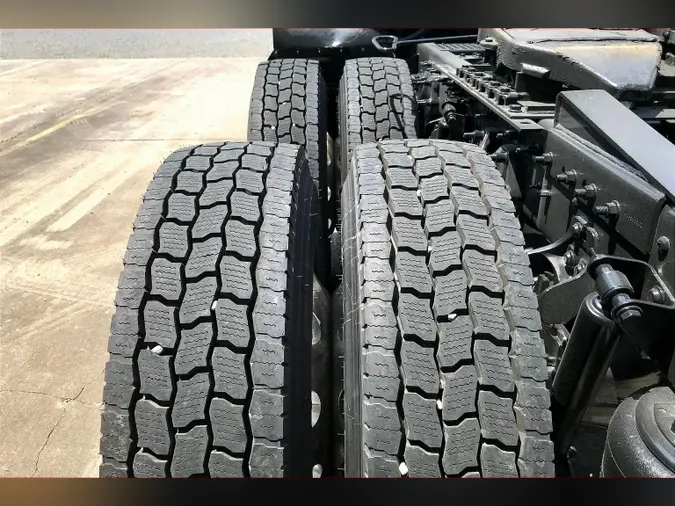 2022 INT LT625 6x4
