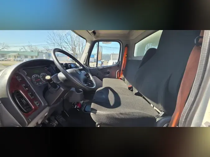 2020 FREIGHTLINER/MERCEDES M2 106