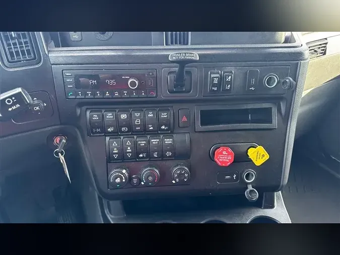 2022 INTERNATIONAL LT625