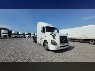 2018 Volvo VNL 740