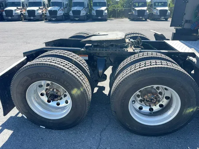 2025 Freightliner Cascadia 126