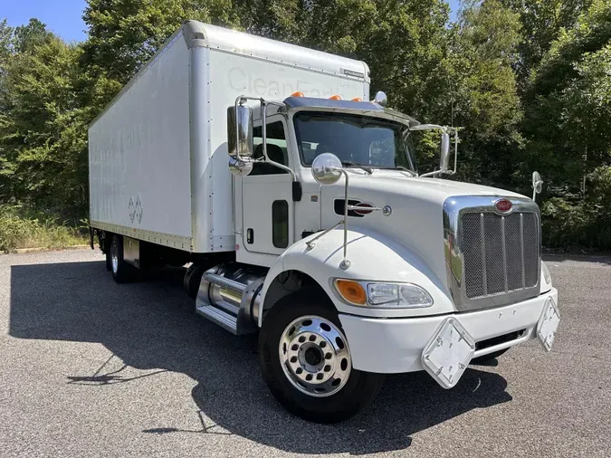 2017 Peterbilt 337