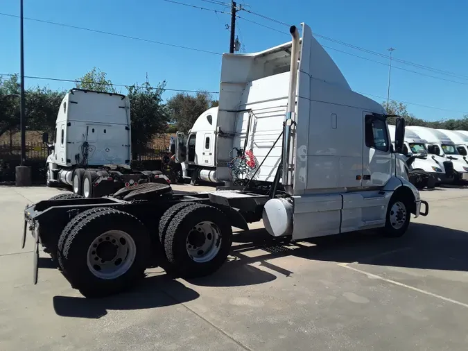 2019 VOLVO VNR64T-640