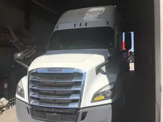 2021 FREIGHTLINER CA126